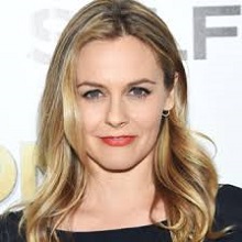 Alicia Silverstone  Bio, Wiki, Married, Age, Height, Net worth, Affair, Boyfriend, Husband, Ethnicity, Nationality, Parents